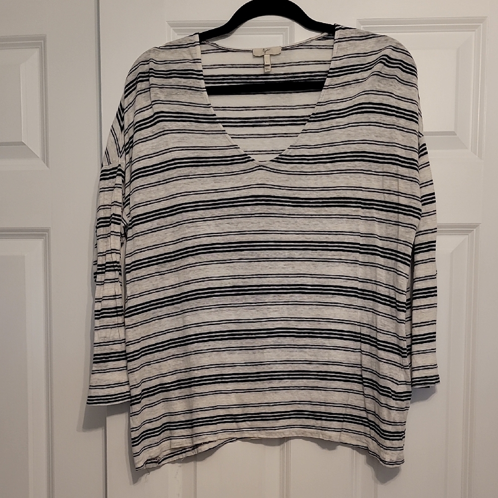 Joie Gray and White Boxy Blouse with Three-Quarter Sleeves